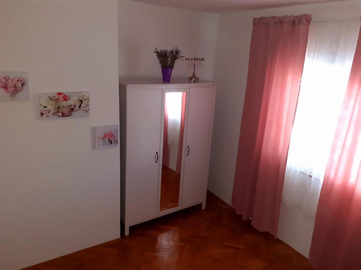 Lumar Holidays And Apartments Preko Exterior foto